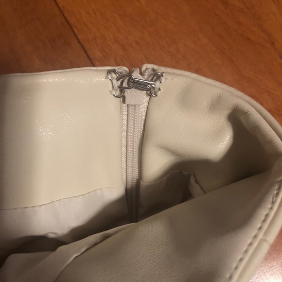 SOLD NWT Oak + fort cream white mini skirt leather - Picture 3 of 3